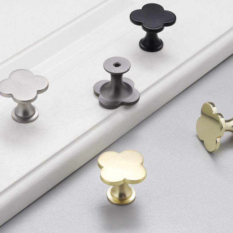 1 Stück vierblättriges Kleeblatt Farbe Einzellochgriff Nordische Luxus einfache Schranktür goldener Griff Zinklegierung