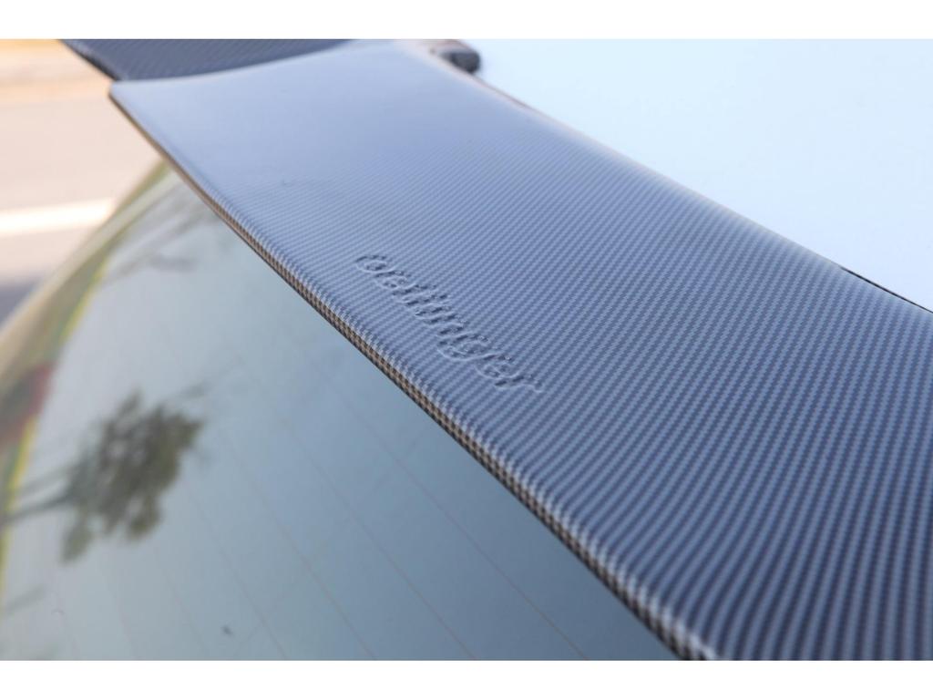 Golf 8 Rear Wing: Easy Installation, Non-Destructive Car Accessory with Quality Guarantee