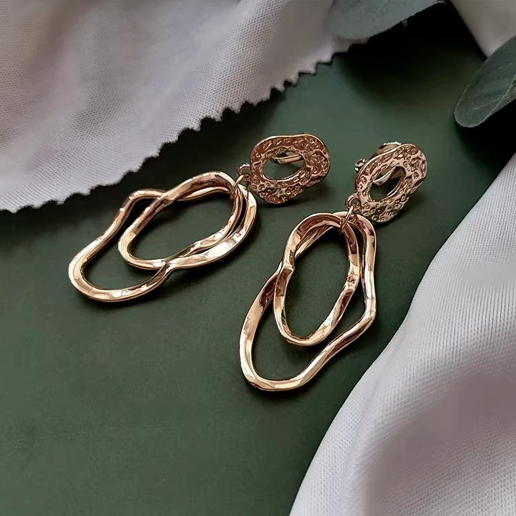 Trendy Korean Minimalist Statement Clip Earrings Jewelry Elegant Gold Color Goemtric Clip Earrings Without Piercing for Women