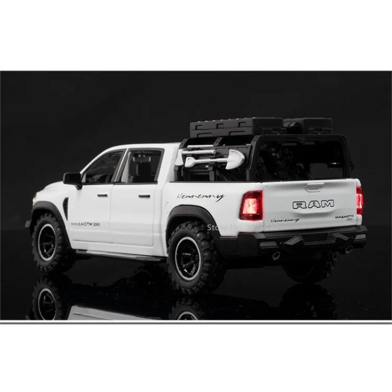 1/32 Dodge Mammoth Toy Car Model Alloy Diecasting with Rear Wheel Pull Back Sound and Light Toys Vehicles Models Gift for Boys