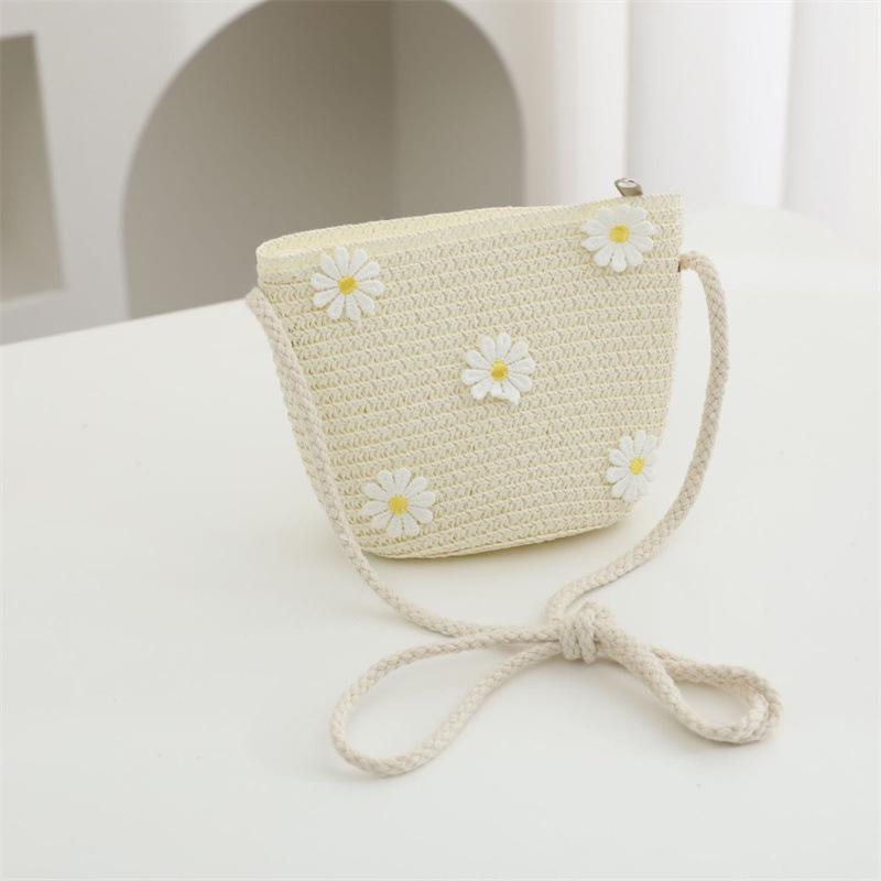 Children's Straw Woven Crossbody Bag - Small Girl's Phone and Coin Purse for Summer Outings and Seaside Trips