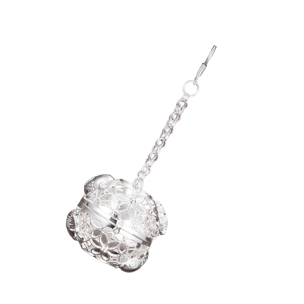 Retro Brass Aromatherapies Sphere With Hollowout Pattern Hanging Incenses Burners Ball Scent Diffuser Car Ornament