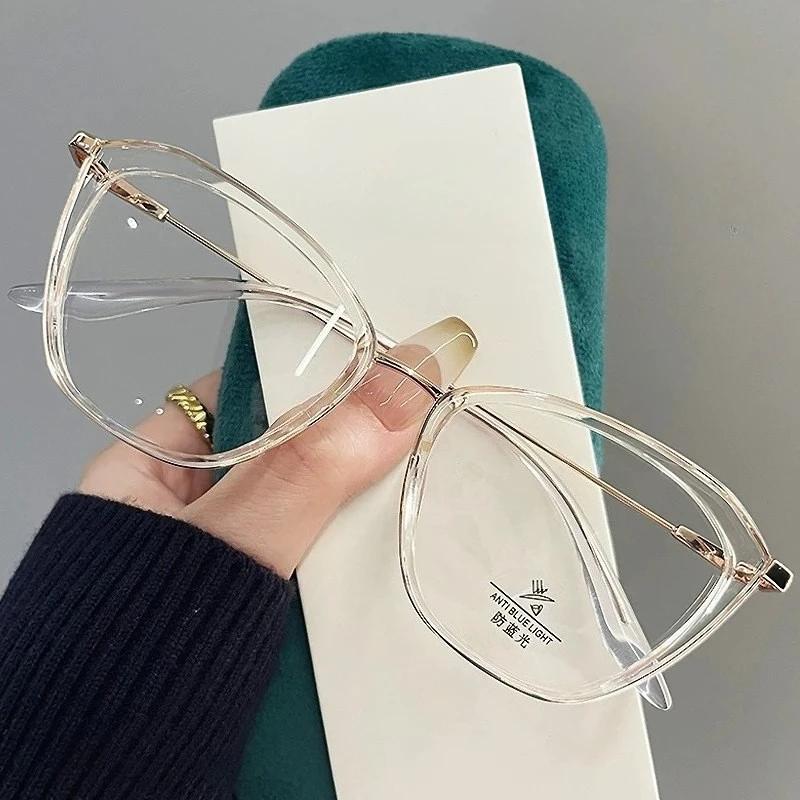 Men's and Women's Oversized Cat-Eye Presbyopia Glasses Ultra-Lightweight Fashionable Blue Light Blocking Reading Glasses To +4.0