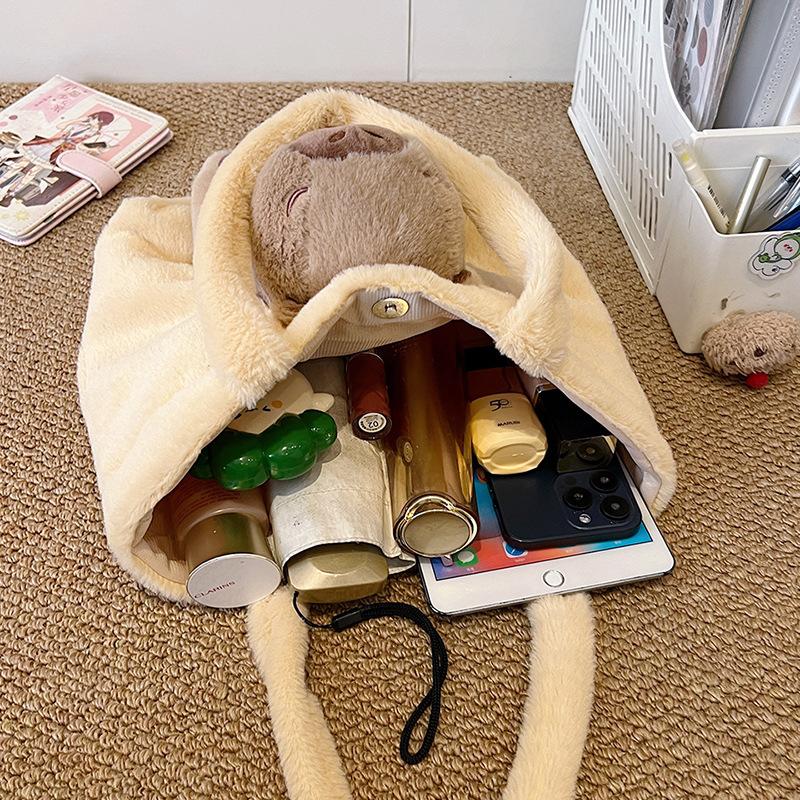Kapibara plush tote bag women's new cartoon capybara shoulder storage bag cute soft girl girl backpack