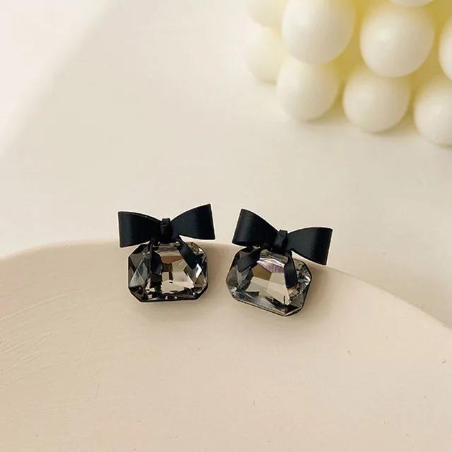 New Fashion Charm Black Bowknot Stud Earring for Women 2026 Korea Crystal Pearls Bow Heart Earrings Party Jewelry Accessories