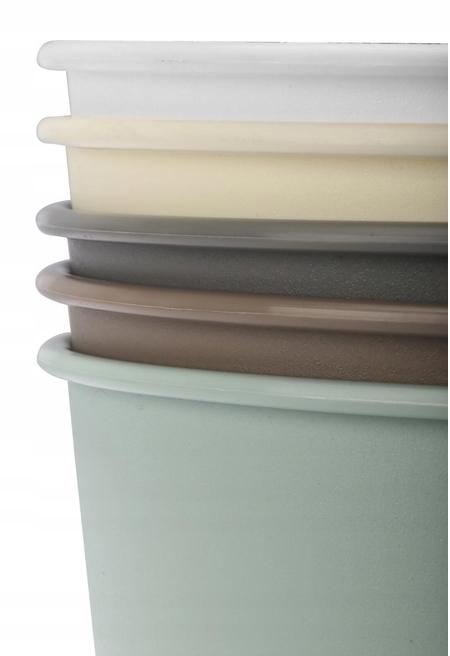 White plastic flower pot Azalea 13 x 12 cm