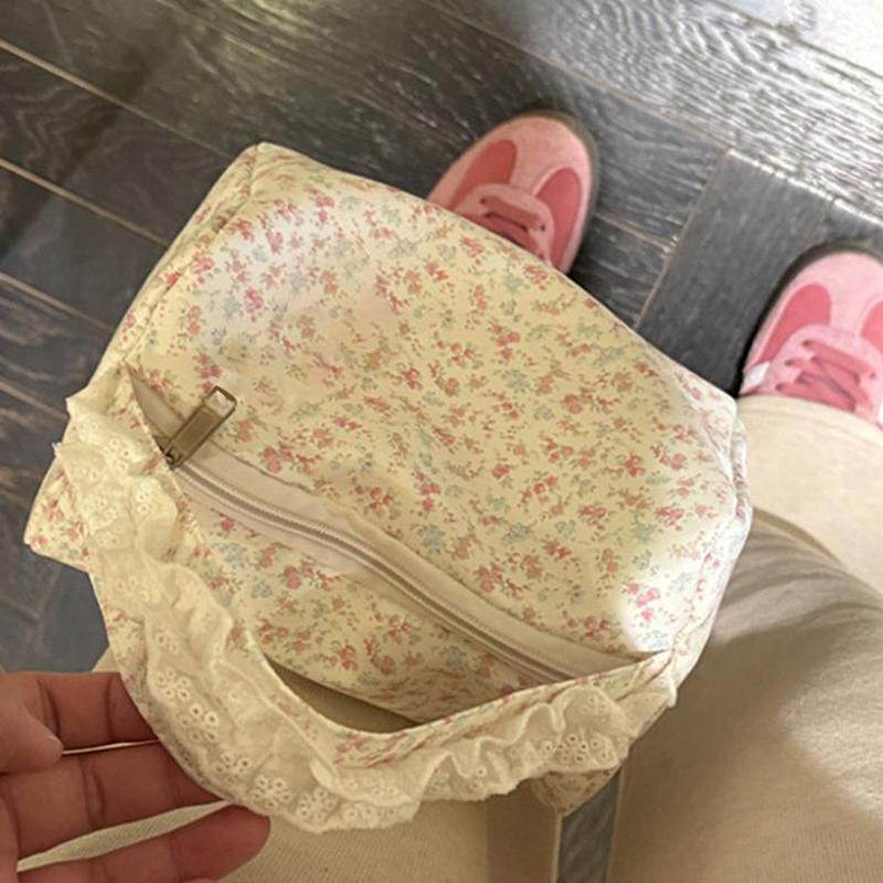 Cute Small Floral Printed Portable Hand-Held Makeup Bag Traveling Large Capacity Storage Toiletry Handbag