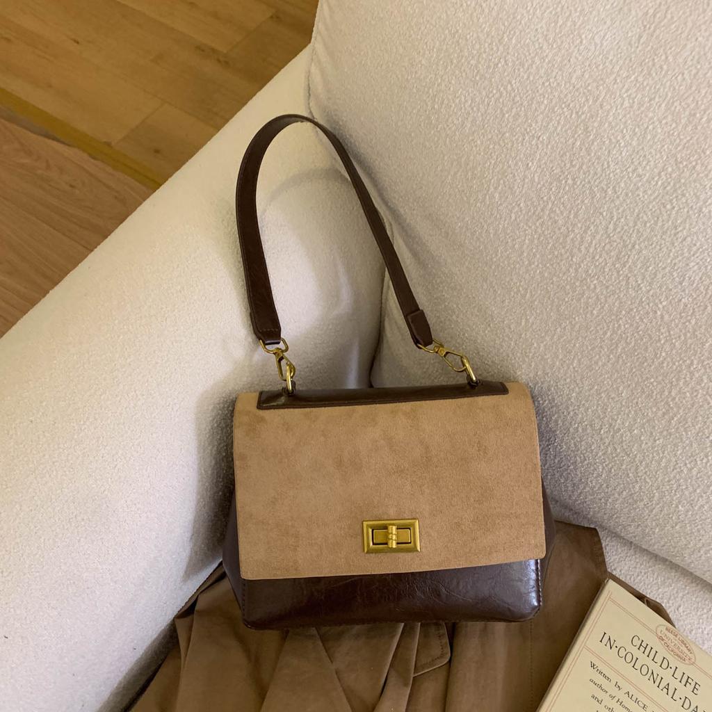 Fashion Retro Matte Bag Women's 2025 New Autumn and Winter Commuting Versatile Messenger Bag Exquisite Super Fire Small Square Bag