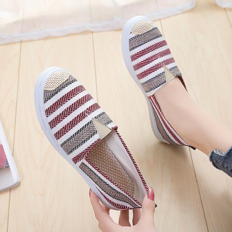 Fashion Shoes Women's Summer Mesh Breathable Flat Shoes Ladies Comfort Light Sneaker Socks Women Slip on Loafers