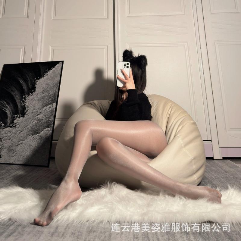 Ultra-thin Sexy Black Silk Pantyhose Black Aurora Oily Stockings Horse Oily Leggings Open Crotch Sex Temptation Women