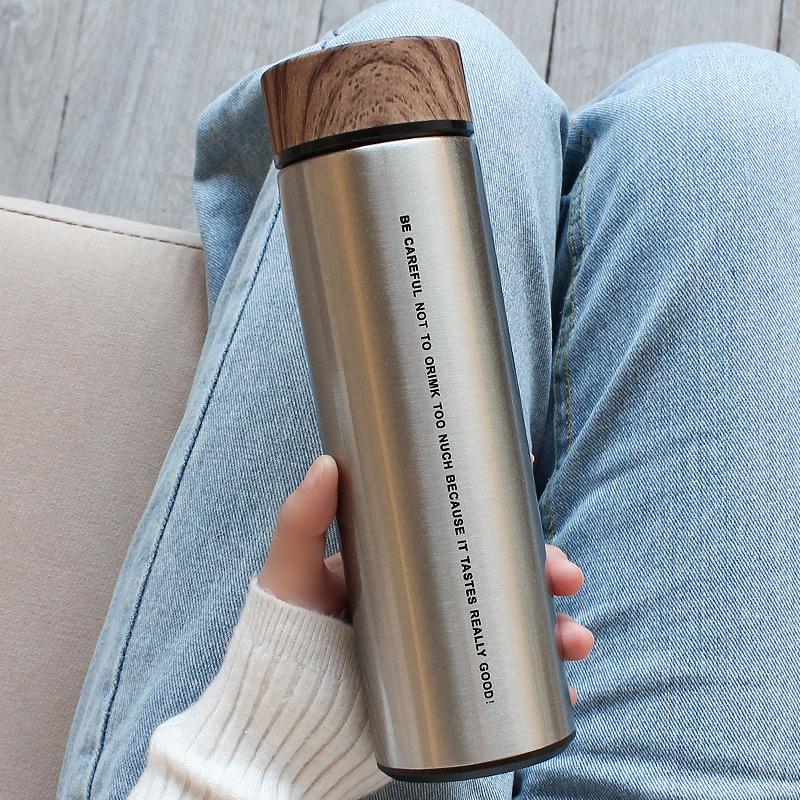 Трендова ізольована чашка для води з нержавіючої сталі з кришкою під дерево – Стильна корейська чашка для чаю для чоловіків, жінок, пар та студентів