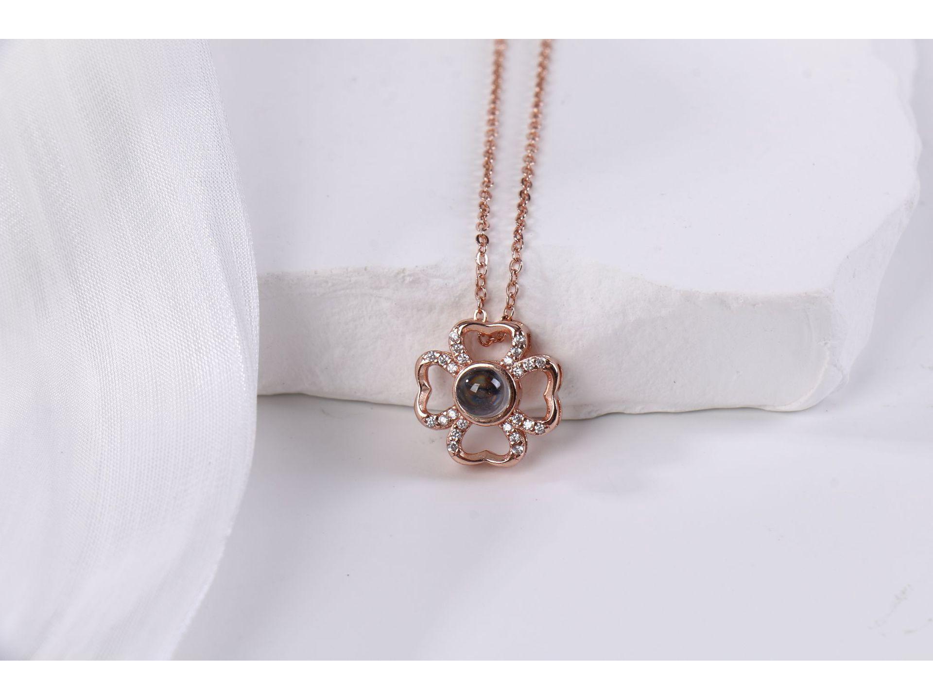 Проекционный кулон  Снежинка и Цветок сливы  -  Я люблю тебя  - Декларация любви для пары