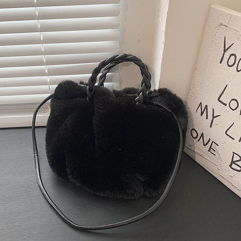 2023 New Plush Soft Cloud Wrinkle Bag Urban Simple Style High Quality Handbag