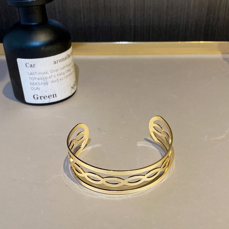 Style Special-Interest Design Snake-Shaped Armband Fashion, Personalized and Exaggerated Simulated Snakes Bracelet Metal Sweet Cool Sexy Arm Chain