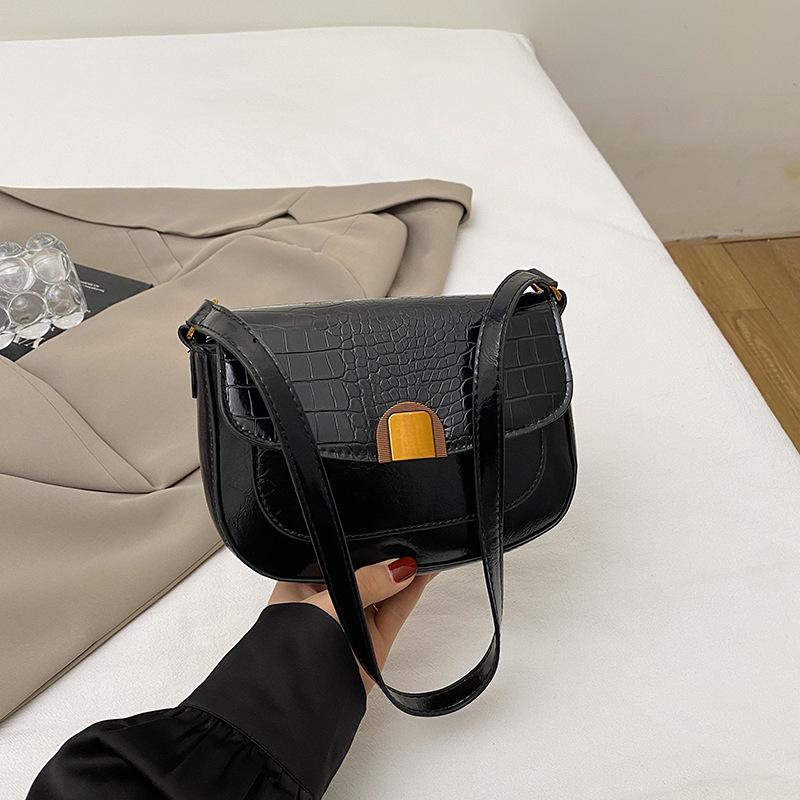 Niche Texture Underarm Bag Women's Bag 2025 Spring New Trendy Niche Retro Saddle Bag Shoulder Messenger Bag