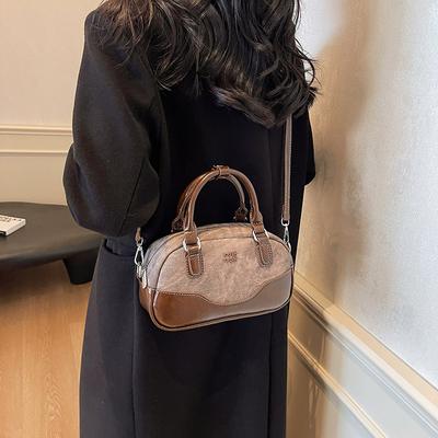 Premium Sense Retro Contrasting Color Portable Bowling Bag Women 2025 New Trendy Shoulder Bag Versatile Messenger Bag