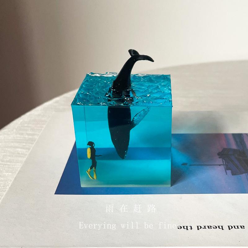 Creative Whale Ornaments Ocean Cubes Resin Luminous Ornaments Handcrafted Artworks Home Desktop Decorations Birthday Gifts