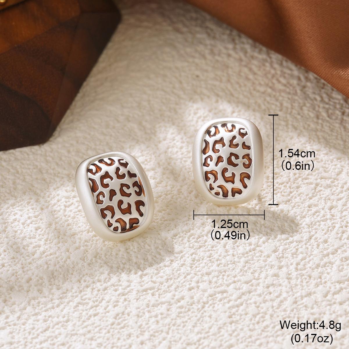 

Retro geometric square coffee leopard print earrings women s fashion autumn and winter new high-end commuter earrings ear jewelry