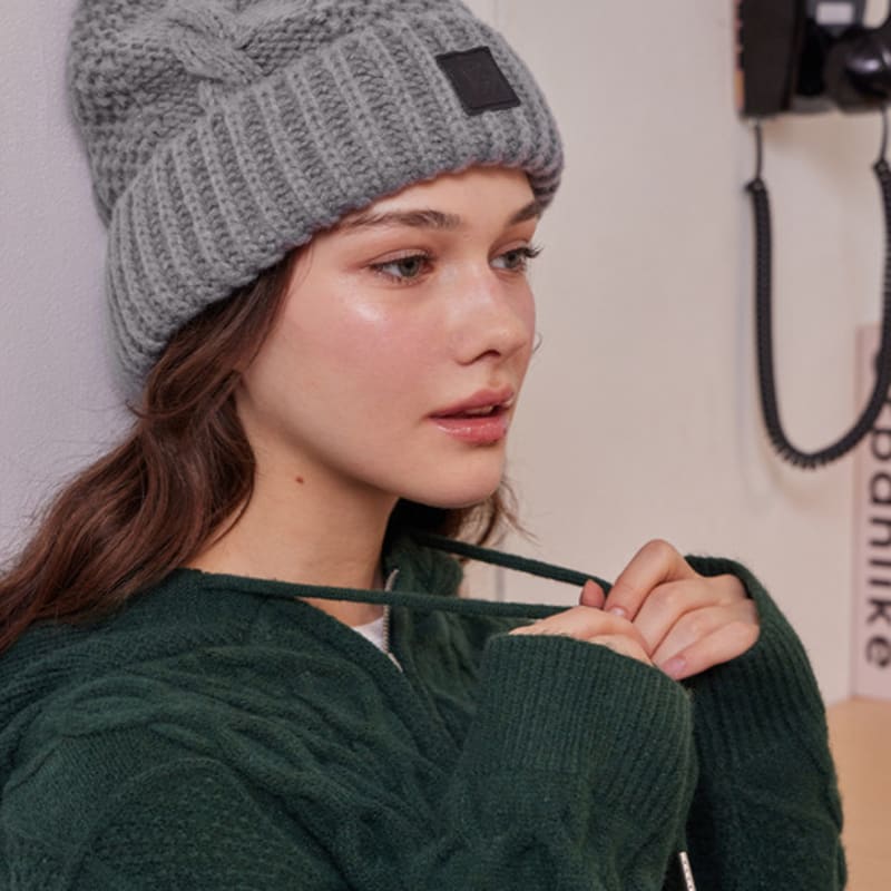 

BELLOL Twisted Knit Beanie Grey gray