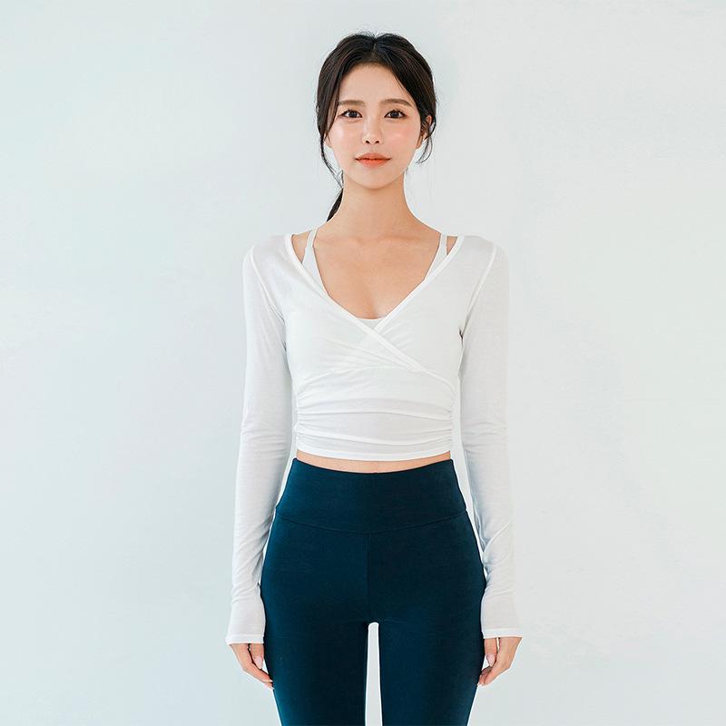 

Весна 2024 Женская спортивная футболка с длинным рукавом и V-образным вырезом - Приталенный крой для танцев, бега, йоги и фитнеса. Medium белый