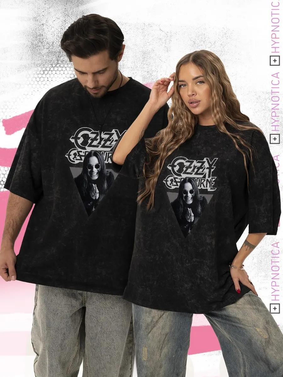 Black T‑shirt with white print M