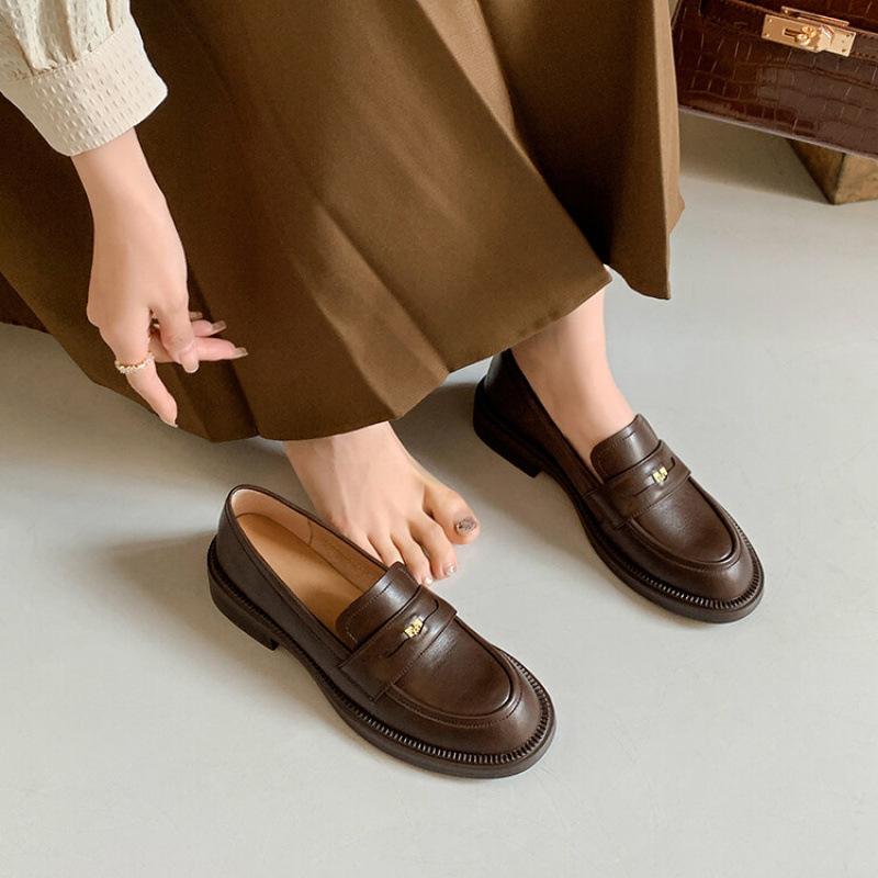 New round head leather large size single shoes women's low heel non-slip thick sole comfortable fashion sheepskin women's shoes four seasons small le