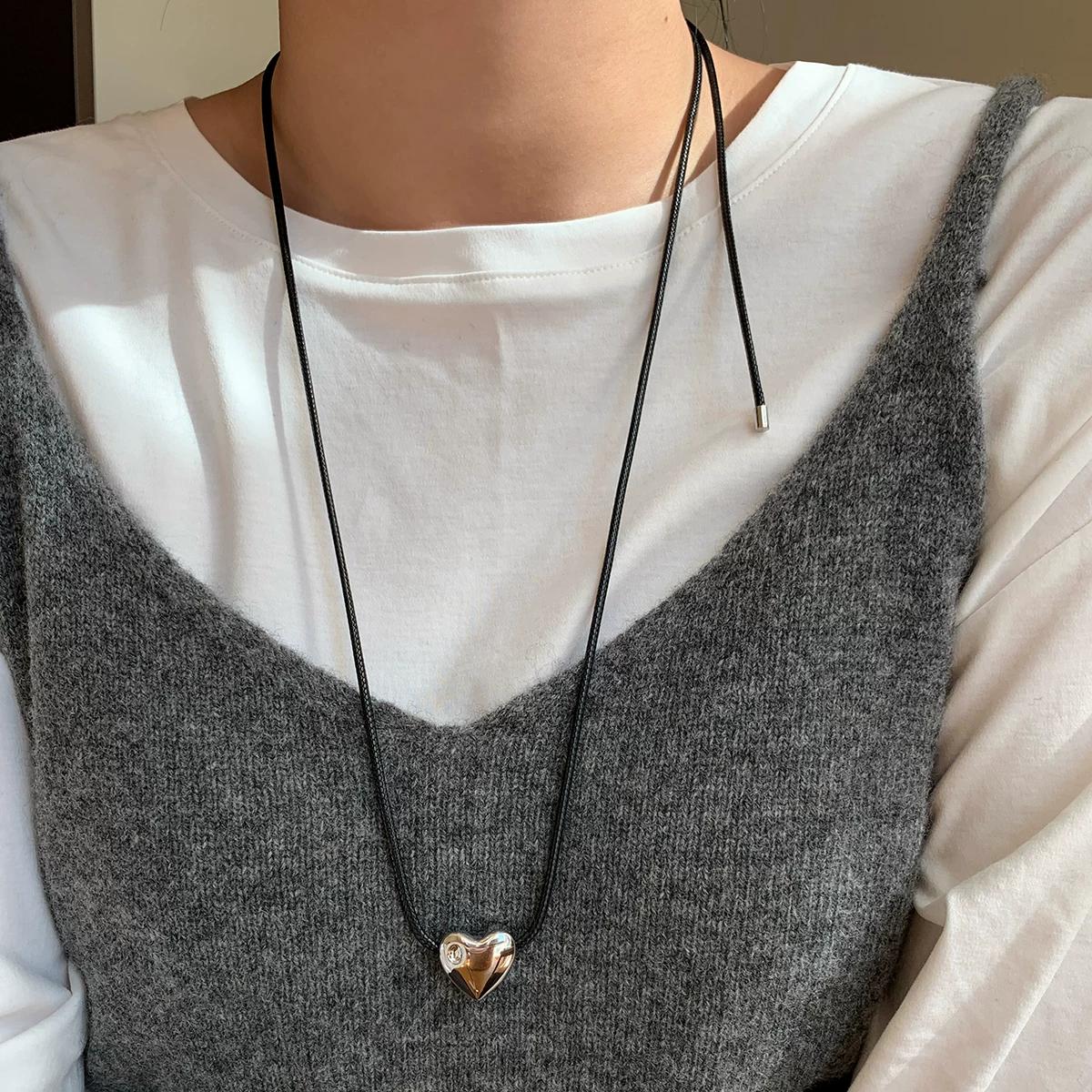 Long European and American Metal Silver Heart Black Leather Rope Sweater Necklace Accessories Female High-End Affordable Luxury Fancy Necklace 110cm серебряный