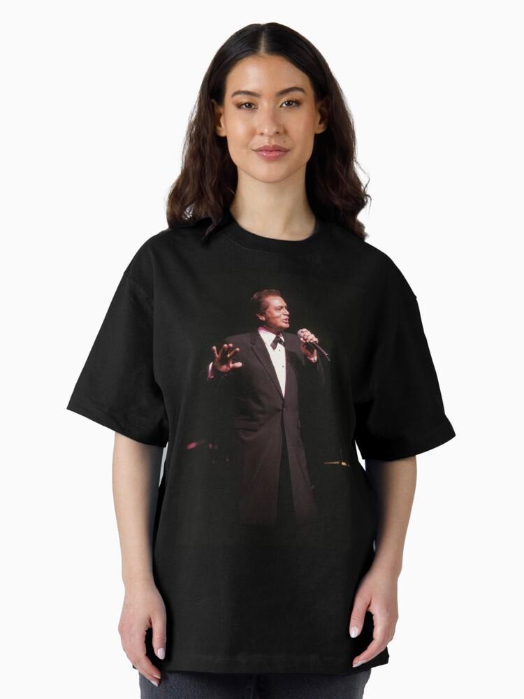 Engelbert Humperdinck Engelbert Humperdinck - Photograph Oversized T-Shirt