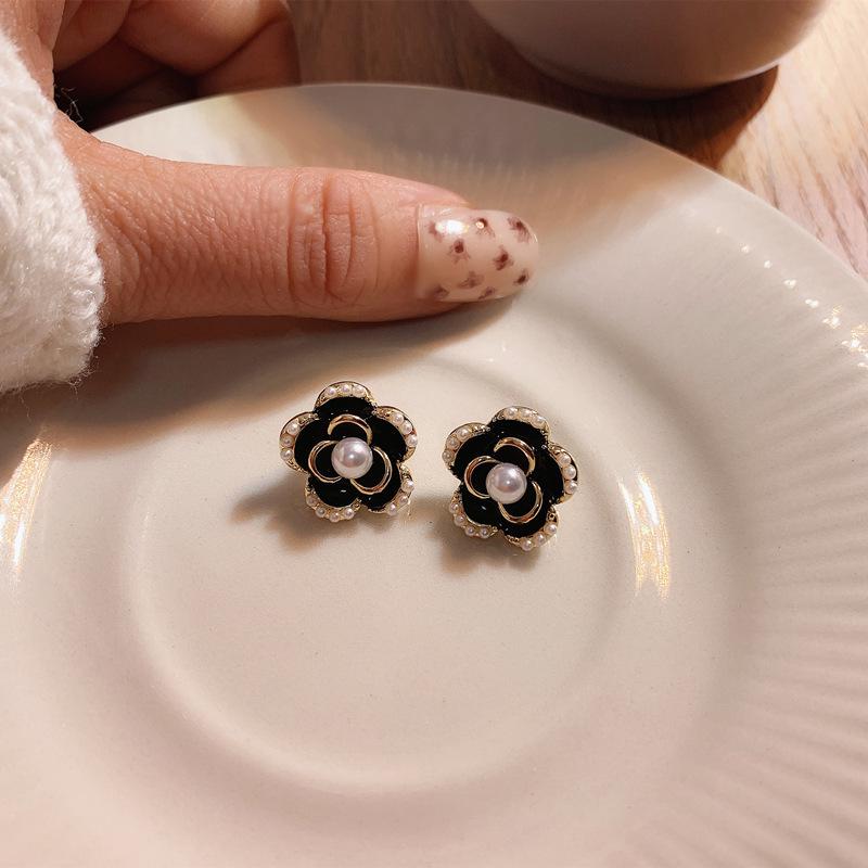 Large Retro 925 Pearl Earrings with Niche Ear Buckles for Women