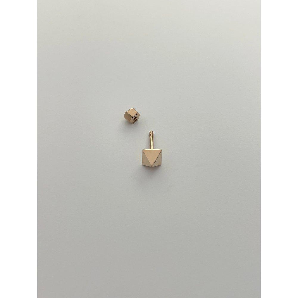 Roseedor Fepr-G-1036 Square Pyramid Piercing 281700029