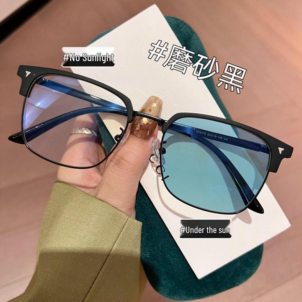 Retro Black Half-Frame Photochromic Myopia Glasses with Large Frames and Anti-Blue Light Feature