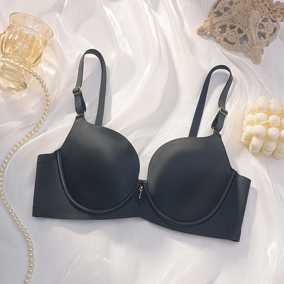

Satin Gathering Bra for Women Seamless and Steel Rimless Bra Smooth Surface Bra Push Up Bra 32/70A чорний