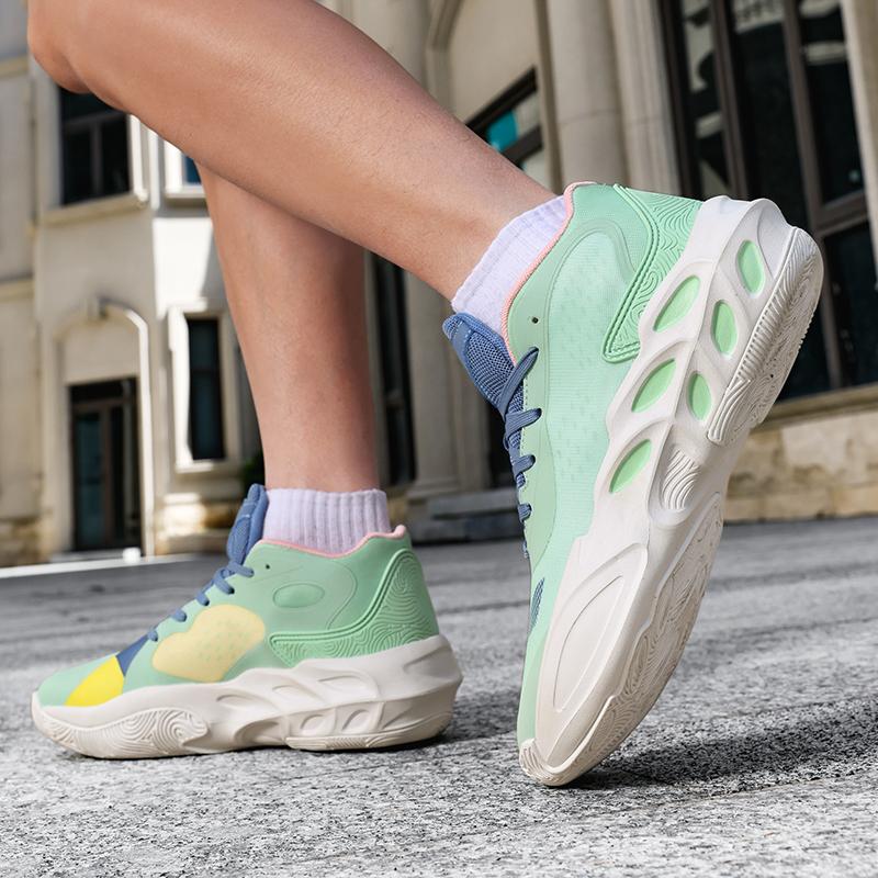 Basketball Shoes for Men  Anti-slip  Wear-resistant  Shock-absorbing  Lightweight and Soft-soled  Outdoor Sports Hiking Shoes