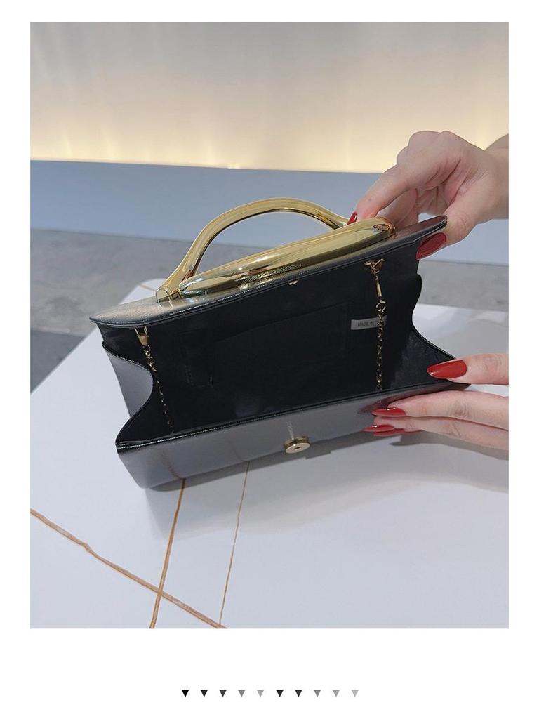 Sophisticated High-End Clutch: Elegant Evening Bag for Stylish Women