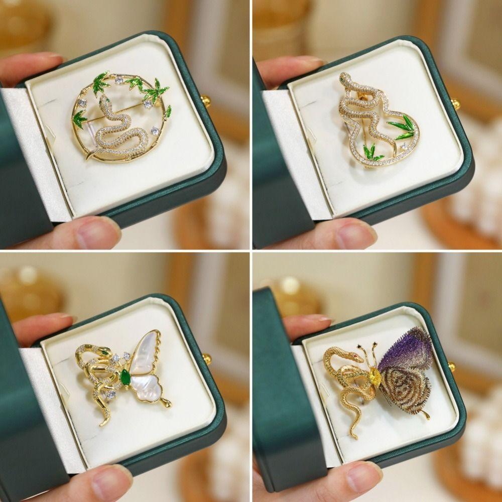 Minimalist Rhinestone Collar Pins Sparkling Snake Lapel Pin Zodiac Snake Brooch  Small Gifts