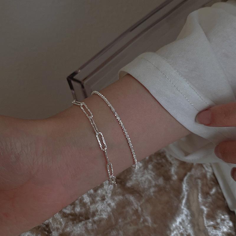 Bracelet Étincelant Design Étoilé Été 2024 pour Femmes – Bijou de Chaîne Simple et Élégant