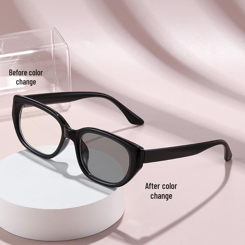 Retro Cat-eye Photochromic Myopia Glasses for Round and Square Faces