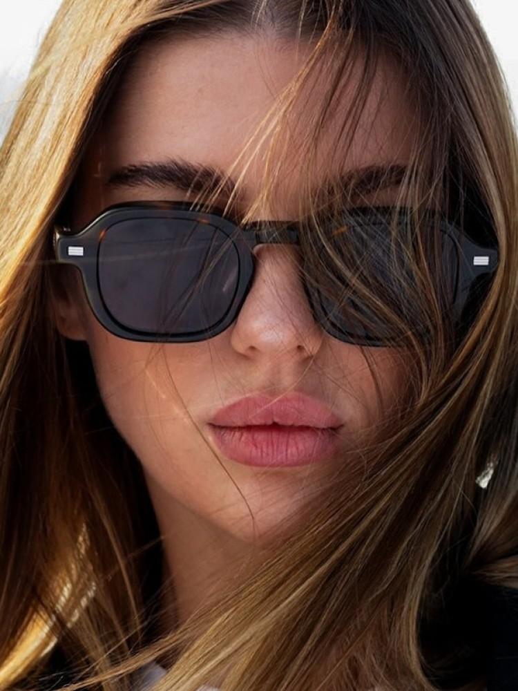 Classic Retro Rivet Small Rectangle Sunglasses Punk Vintage Designer Fashion Square Glasses Frame Shades For Men Women