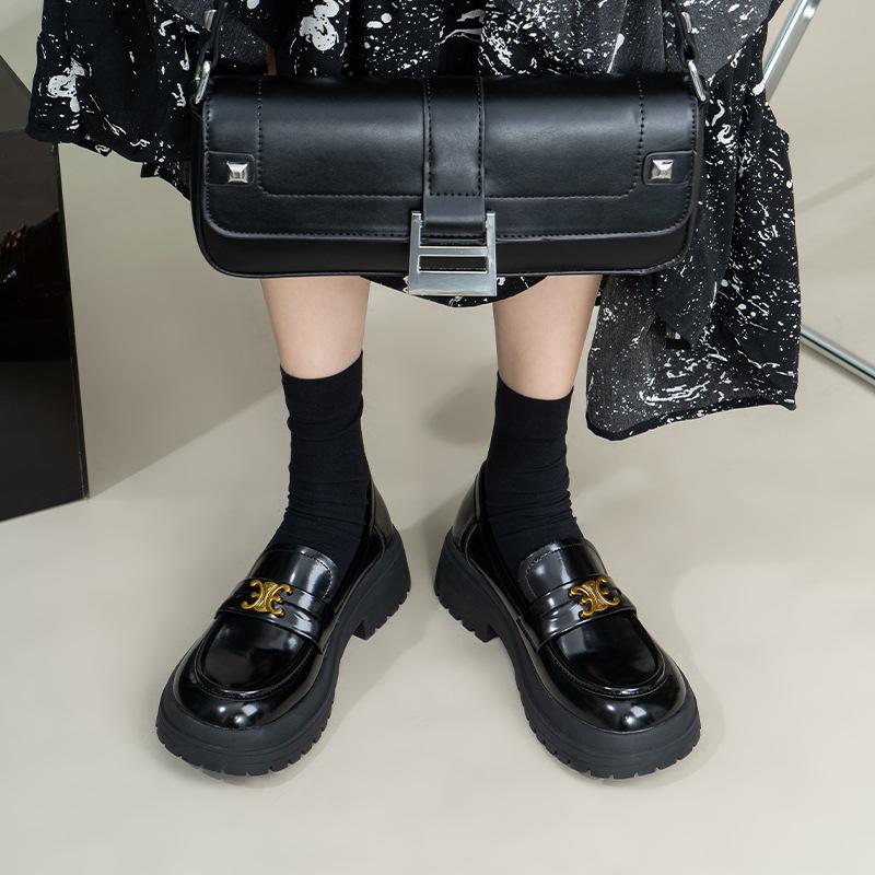 Весенние кожаные круглый носок Арка Триумфа золотая пряжка платформа лоферы женские маленькие кожаные туфли плоская подошва 40 4700₽