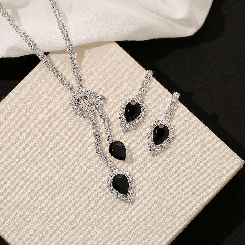 Personalized Geometric Water Drop Earrings Women'S Light Luxury High-End Cold Wind Diamond Collarbone Chain Jewelry Set