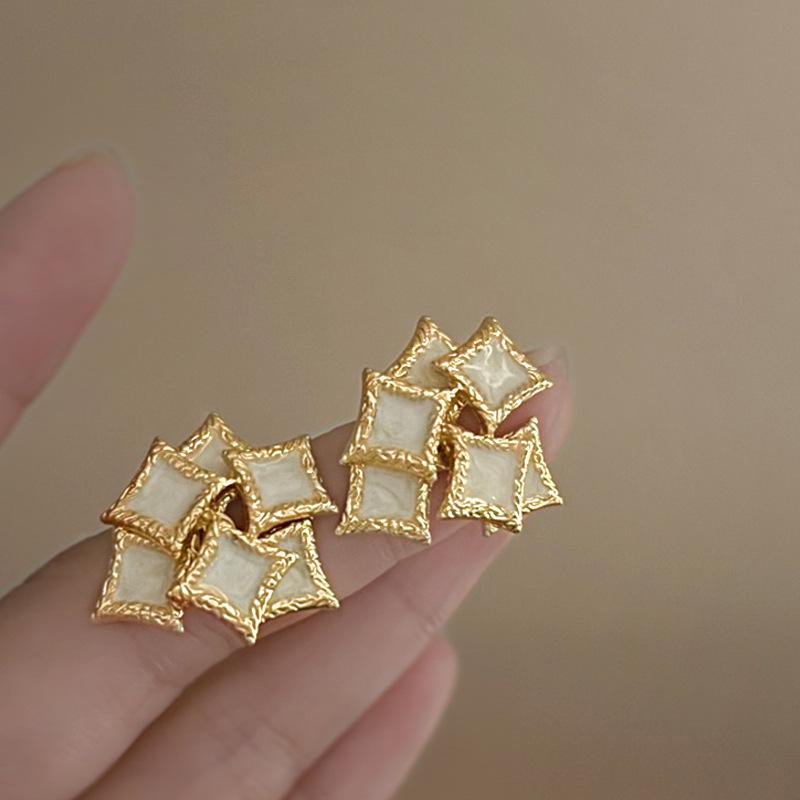 Retro Polka Dot Geometric Circle Earrings - Fashionable, High-End, European & American Style for Women