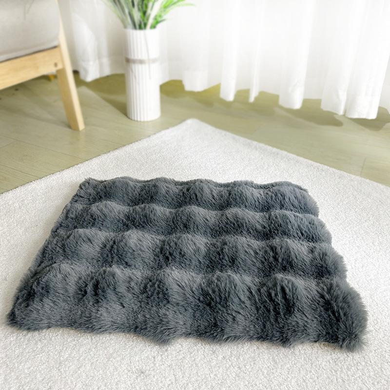 Pet Plush Mat Universal for all seasons Cat Bed Cat Blanket Warm Sleeping Mat for autumn and winter Dog Bed Dog Thick Mat
