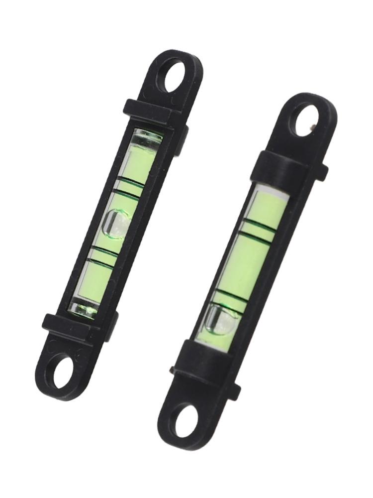 Nivelă reglabilă și robustă pentru instalarea bateriei de duș