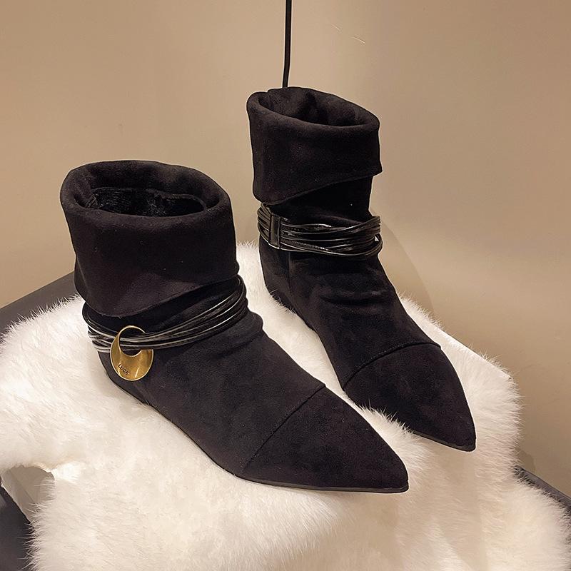 

Korean version of pointed suede short boots for women s 2025 autumn and winter new heightened pleated two-wear niche-covered ancient western stacking 35 чорний