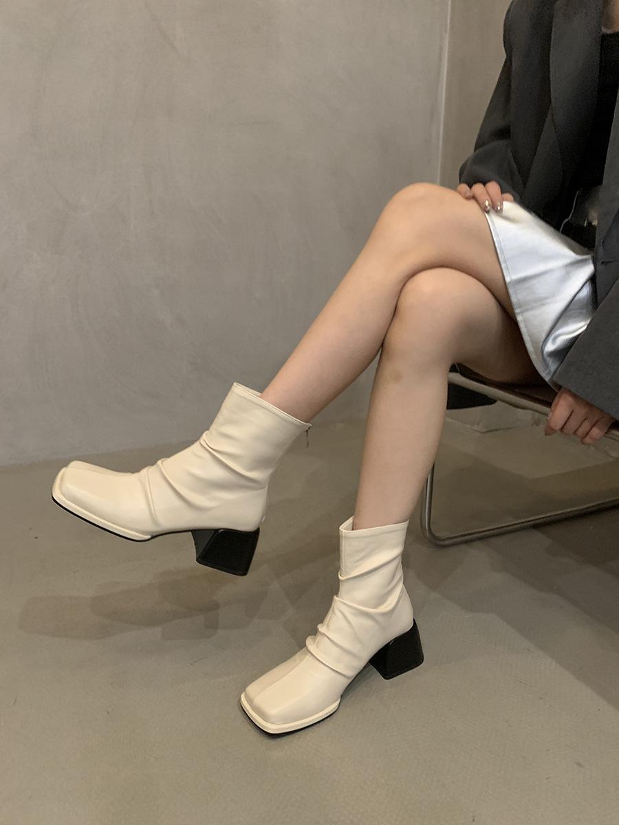 

French retro niche square head fried street small short boots women s 2025 autumn and winter thin boots thick heel black Martin boots 39
