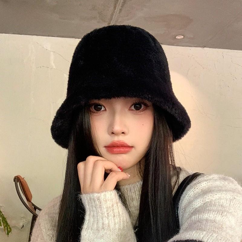 Polyester Winter Fleece Bucket Hat With Windproof And Warmth For Women