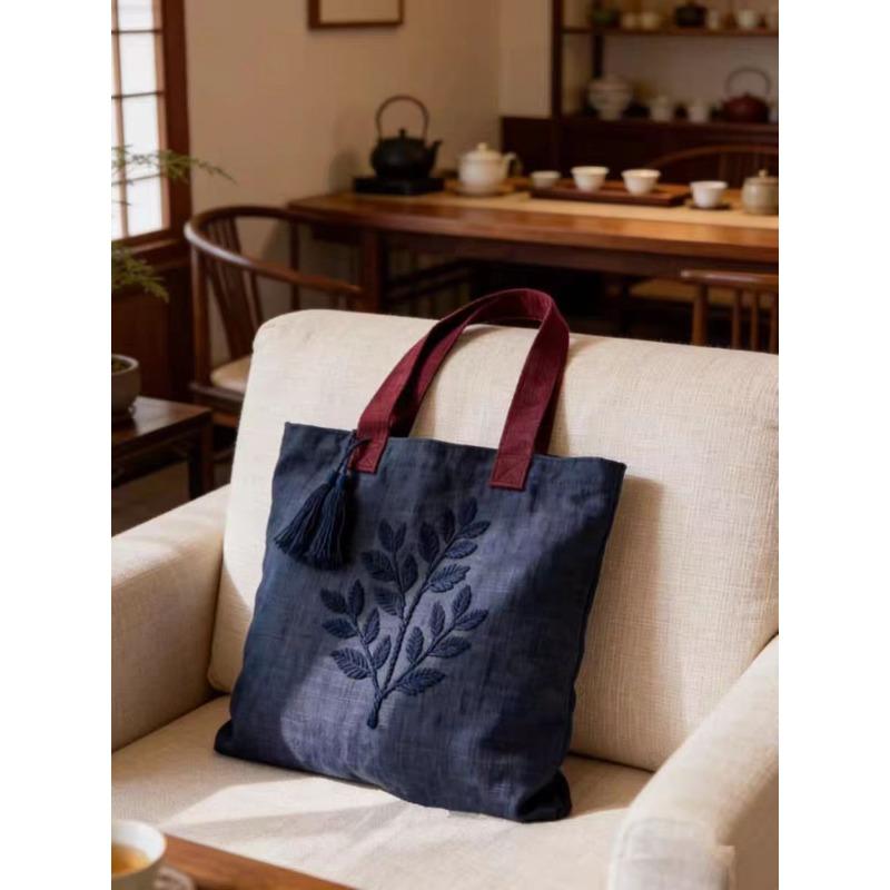 

Niche designer national style embroidery canvas bag niche famous ethnic style literary and artistic fan high value large capacity tote cloth bag темно-синий