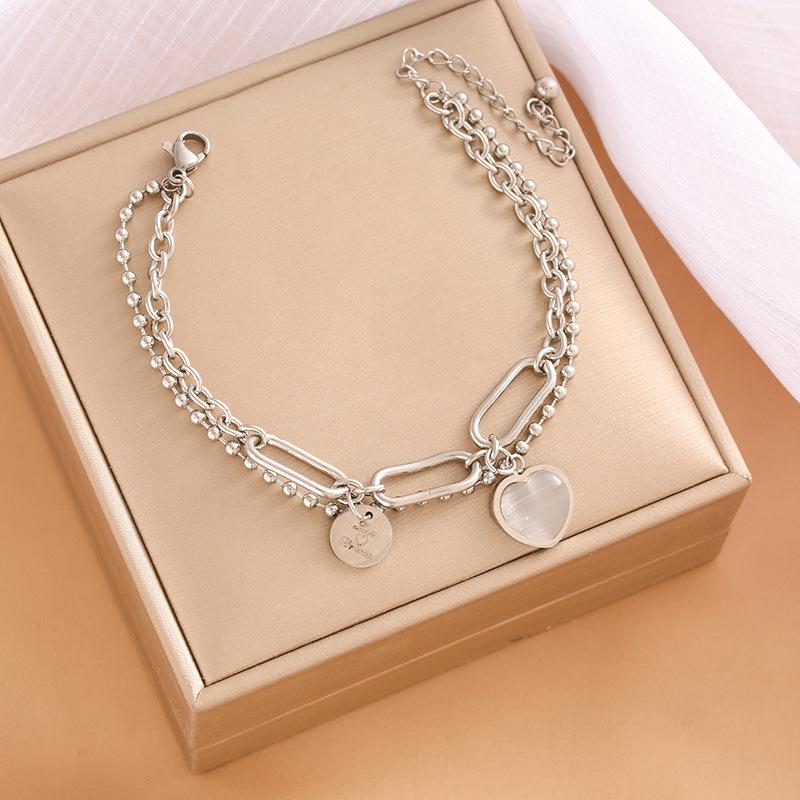 High-End Titanium Steel Four-Leaf Clover Bracelet with Shell Pendant – Durable, Fade-Resistant Design