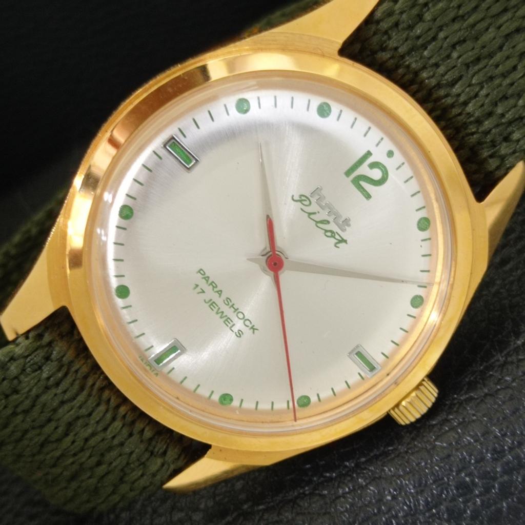 

HMT PILOT VINTAGE HAND-WINDING INDIAN MENS SILVER COLOR DIAL WATCH a702075-5 R208-a702075
