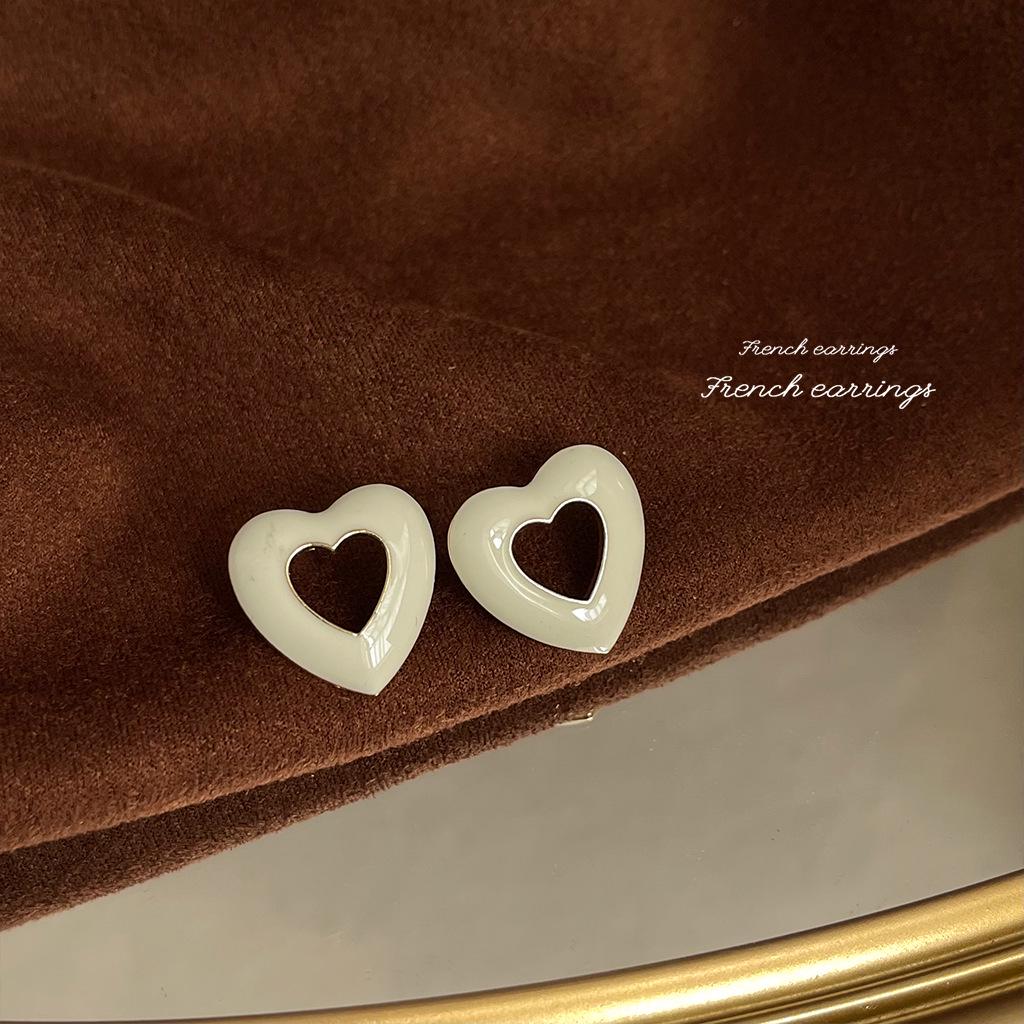 Chinese-Inspired Elegant 925 Silver Stud Earrings with Exaggerated Design